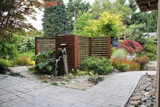 Can you guess what this Zen-like front yard used to be? Read about the transformation ow.ly/Hq2N30cBnfT #gardendesign