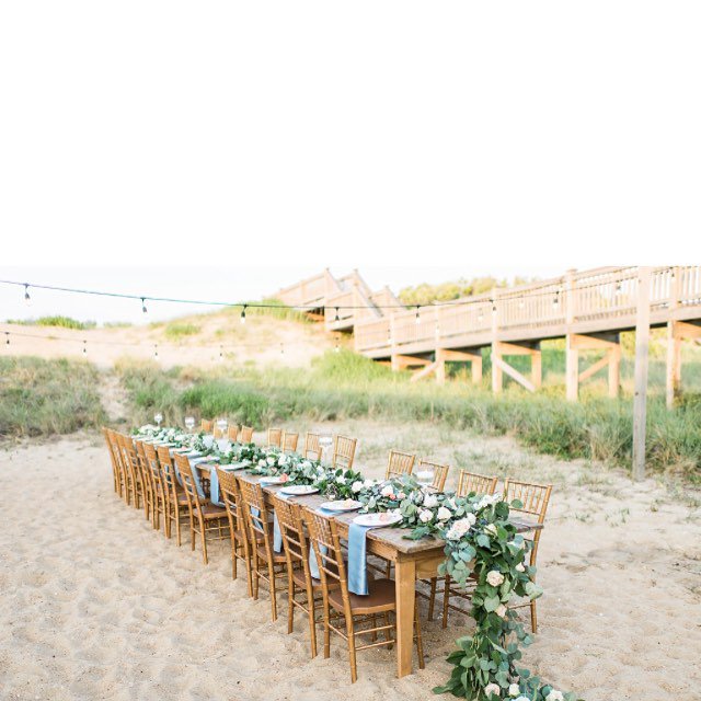Who says you need a venue to throw the perfect rehearsal dinner? #OBXWeddings #Currituck365 (📸 @liebphotographic) social.visitcurrituck.com/us2i