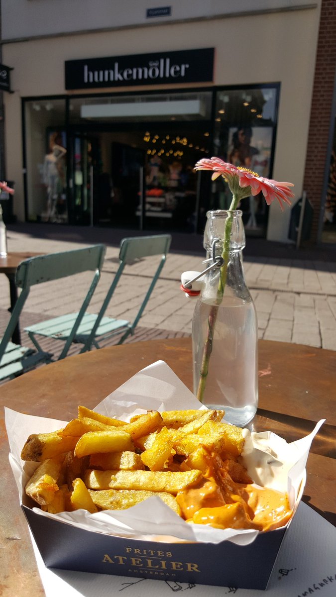 Dinertime @NLRegion2_HKM  @FritesAtelier <a href="/HkmArnhem/">HKM Arnhem 2478</a>