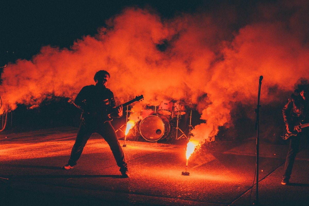 // Sunlight fades away, silhouettes of memories in the shade . . . //