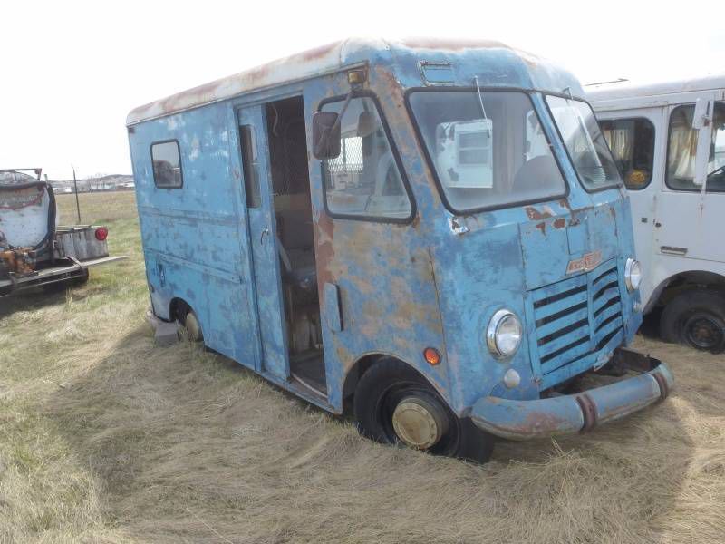 megrosendahl's tweet photo. A #MobridgeSD man has a car collection you've to see to believe - and one or more could be yours: https://t.co/mEY4FrlX0M https://t.co/SOiCB7MXky