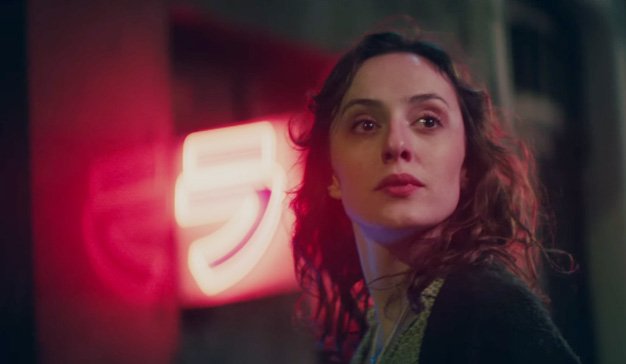 mkdirecto's tweet photo. Los smartphones rompen corazones (y les ponen después tiritas) en este emotivo spot brasileño https://t.co/mOnEkrtmLh https://t.co/VgQFUWzyTF
