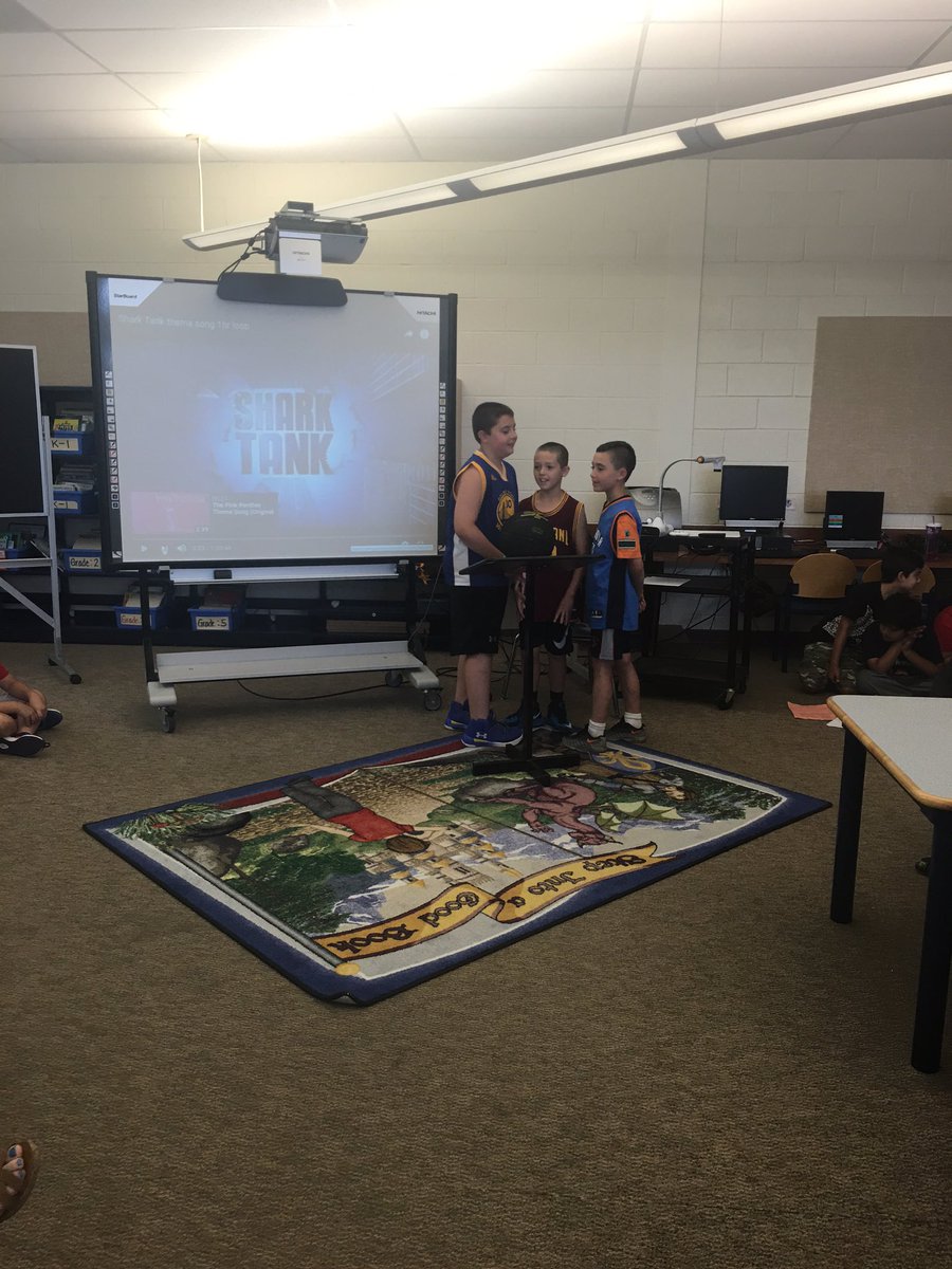 MrsFrancis1024's tweet photo. So proud of my 4th grade entrepreneurs getting deals in the Shark Tank! @NicoleFoulksEMK @alipertiAP @ogintz_ellen https://t.co/SlYFN4eXGb