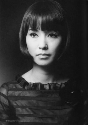 画像 岩下志麻の若い頃が美人すぎ 極妻時代は 昔の出演作品や生い立ちも ページ 2 Carat Woman