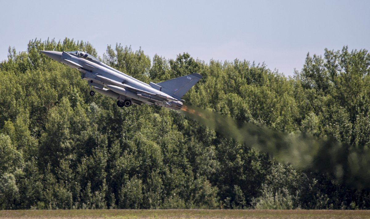 RoyalAirForce's tweet photo. RAF Typhoons deployed to Romania have taken part in a major NATO exercise in Hungary. Read more here: https://t.co/MGPTT2XhfU https://t.co/5enMJBM8BK