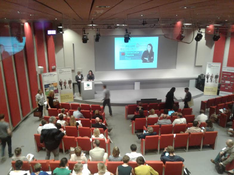 JudithBuysse's tweet photo. Preparing for the keynote at Masterclass Leadership. Ibarra: 'Why are people sitting in the back first?' @AntwMgtSchool #Actlikeleader https://t.co/mwZZurZkCv