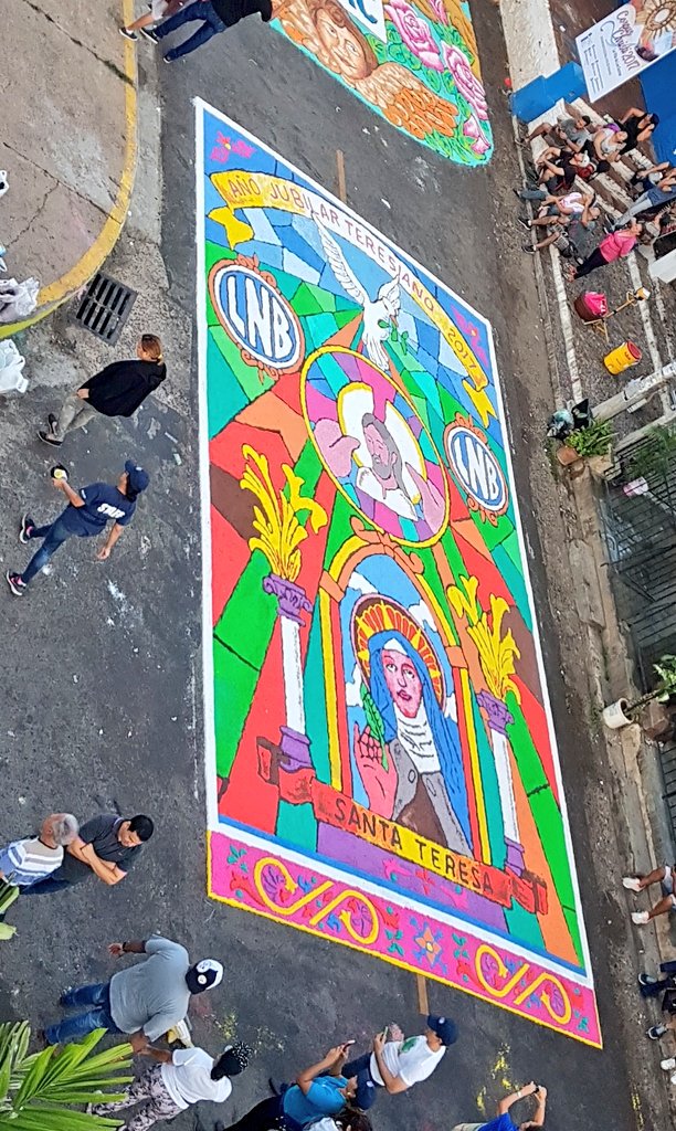 Buen día Panamá, las calles de La Villa de Los Santos y Parita amanecen listas para la misa de #CorpusChristi