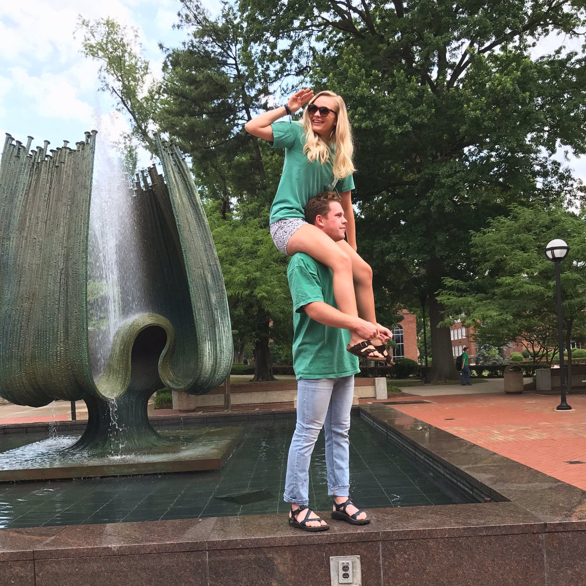 YLMarshall's tweet photo. We're here. We're looking for ya. Class of 2021, come see us at orientation. #GoHerd https://t.co/fZ0wYLaX0m