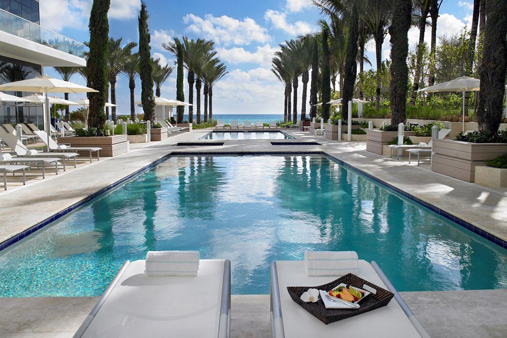 GrandSurfside's tweet photo. Pool or Beach?
Either way you are promised a relaxing time at #GrandSurfside!
#simplysurfside #GBSMoments
https://t.co/vyGJRX0x6T https://t.co/OPSnZxdSOv