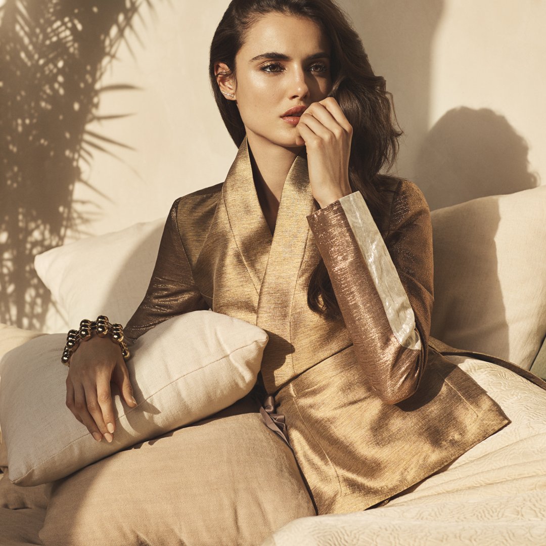 Stylist_Arabia's tweet photo. The new edition on @NETAPORTER is a #ramadancollection dedicated to the #MiddleEast. Read about it in June issue👇 https://t.co/ScD0XfokrZ https://t.co/b6cRv9xPvM
