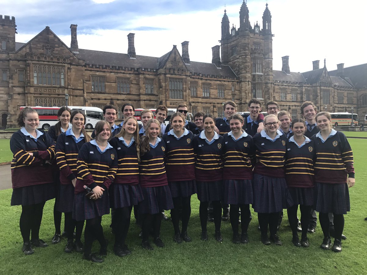 karinarudd's tweet photo. Year 12 @MaterDeiWagga Modern and Ancient History students at University of Sydney today for @HTANSW study day. https://t.co/lDAB2NQfBv