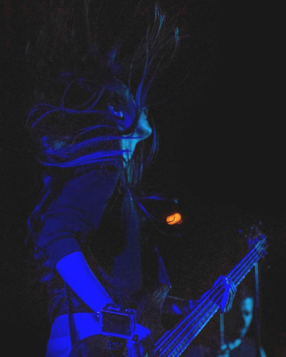 RandomEffectOff's tweet image. 💙Neon lights💙
#concert #Musica #RockBand