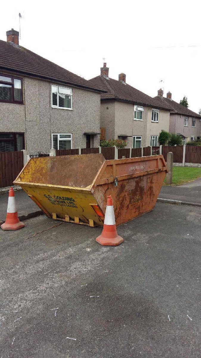 GoldingSkipHire's tweet photo. Need a #skip on the road? We can arrange a #roadpermit for you from your local council. Call 01283 544389 for further info #council https://t.co/U14zKE8K1V