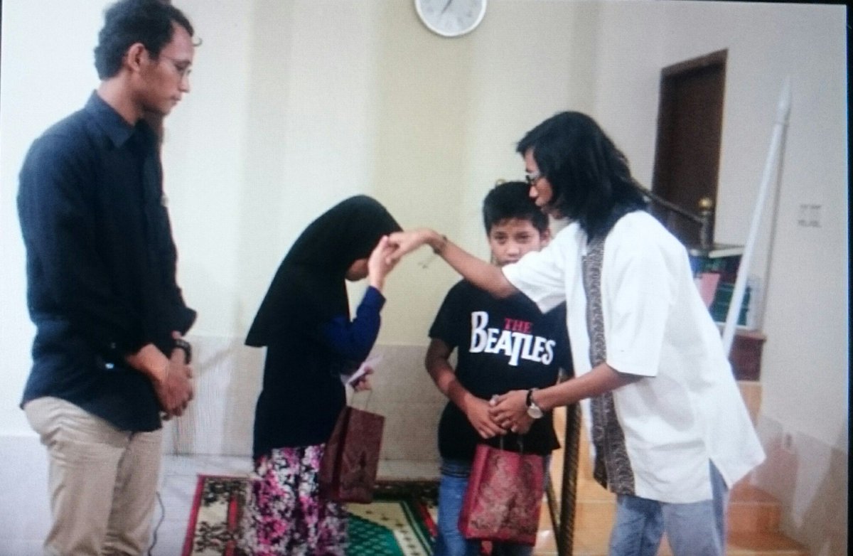 Ba'da maghrib setelat berbuka puasa bersama, kegiatan Santunan Anak Yatim telah dilaksanakan