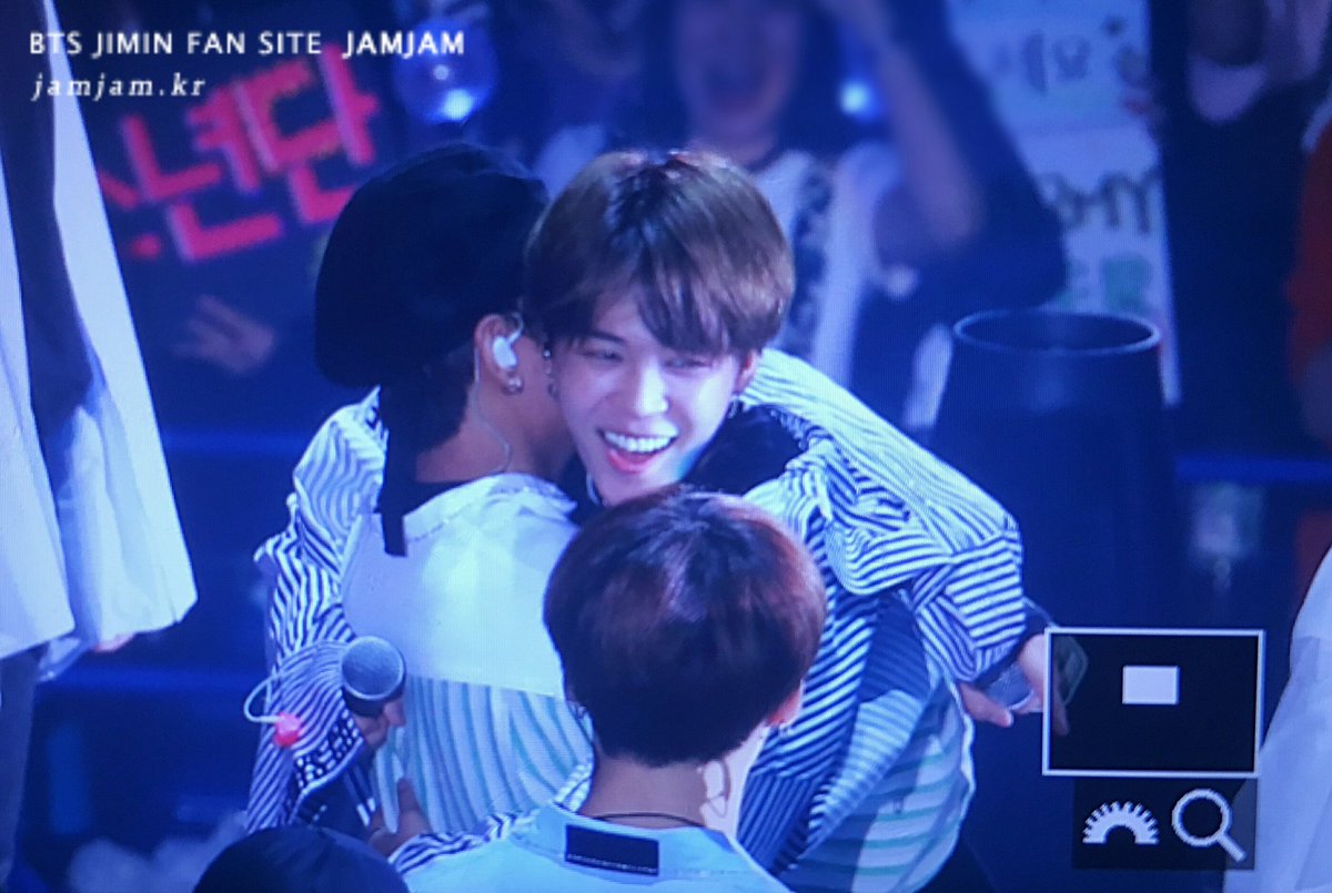 happytaepics's tweet photo. vmin has the power to make each other smile so wide and it's so cute https://t.co/gJ46y3XUKS