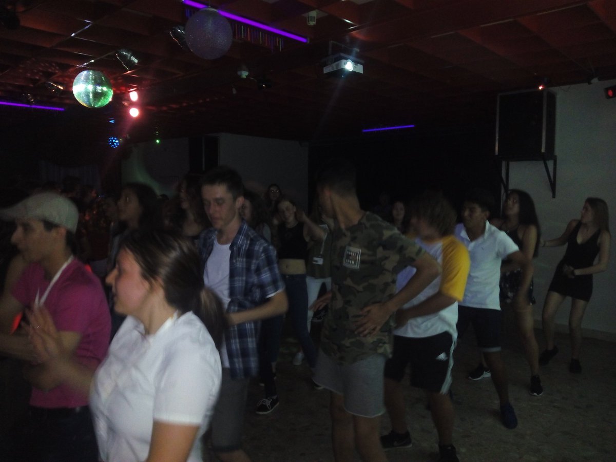patriciammateo's tweet photo. Musica &amp; ball, llenguatge universal @insjoanbrossa #internationalvillageslovakia #learninghavingfun https://t.co/0I3daHoZTH