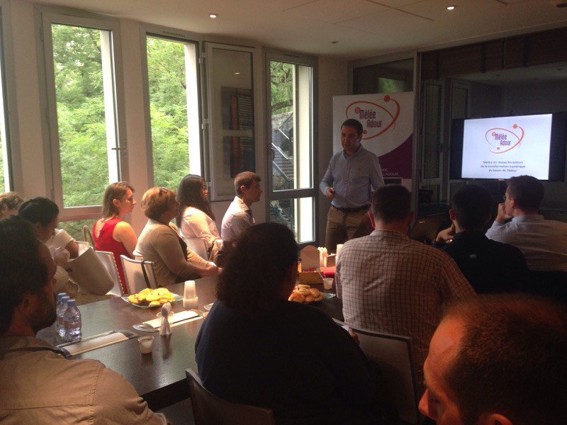 LaMeleeAdour's tweet photo. Echanges sur #numérique #innovation #startups #HackInAdour #digital lors de notre petit déjeuner à #Pau de ce matin ! https://t.co/3RsNat7yM6