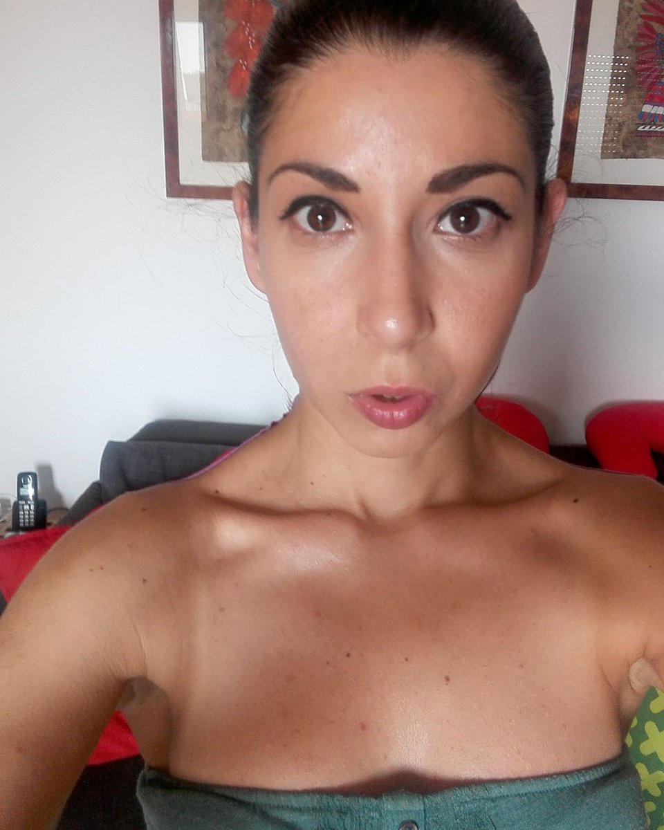 MagicaSabry87's tweet photo. Rientrare a casa dopo il raccordo e il caldo allucinante = sopravvissuta! 😱😵😥 https://t.co/xXLNNaWa3v