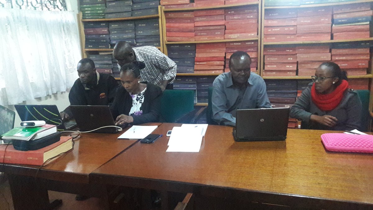Open_Institute's tweet photo. @Open_Institute team guides the trainees at CLARION on the process of signing up as users of the platform.#DevolutionHub https://t.co/ou5kZcuo2W