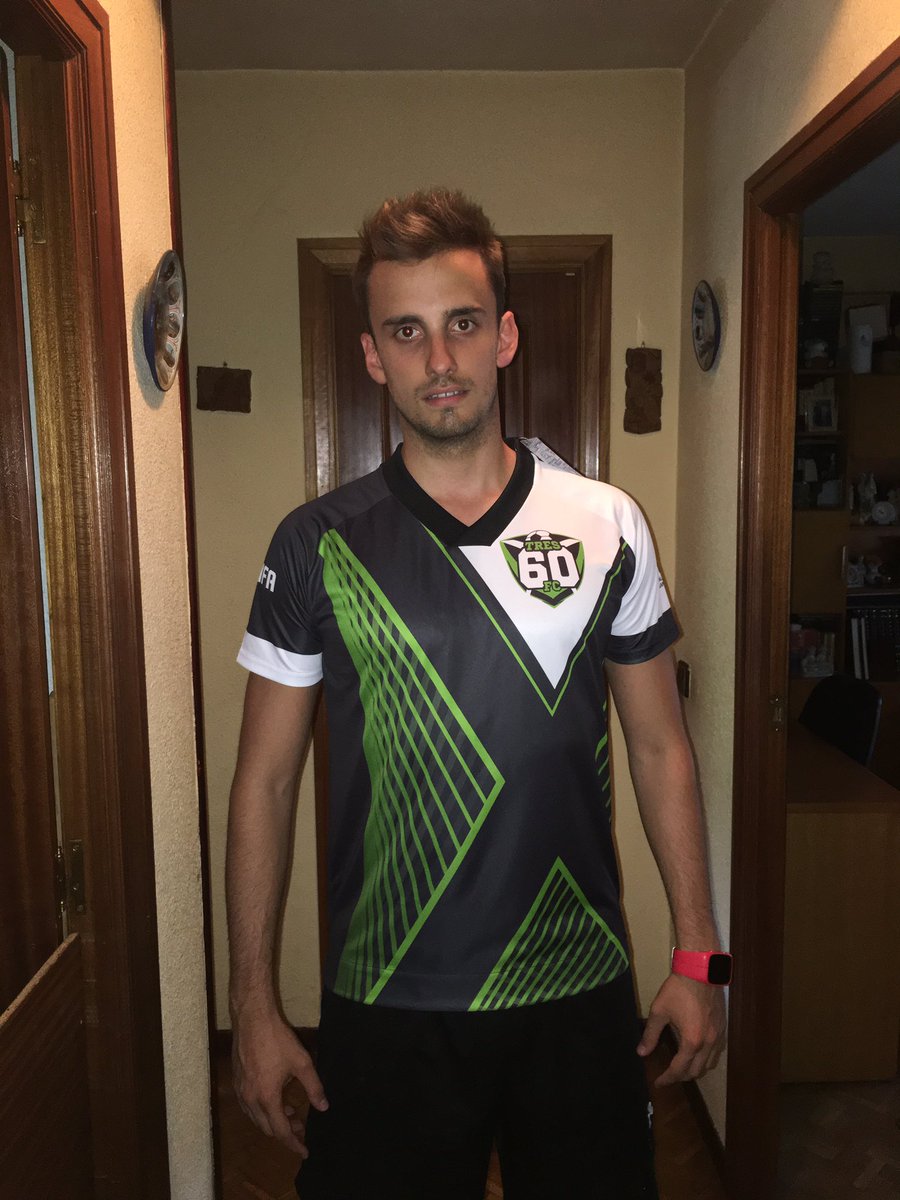 DEMMO_ONE's tweet photo. ¿Quién es quién? 😂😂 Cuando os vayan llegando a todo el equipo, queremos foto 😉😊 @360FC ahora a mantener la categoría chicos!! #360FC 💚⚽🔝 https://t.co/HA0enMV5L1