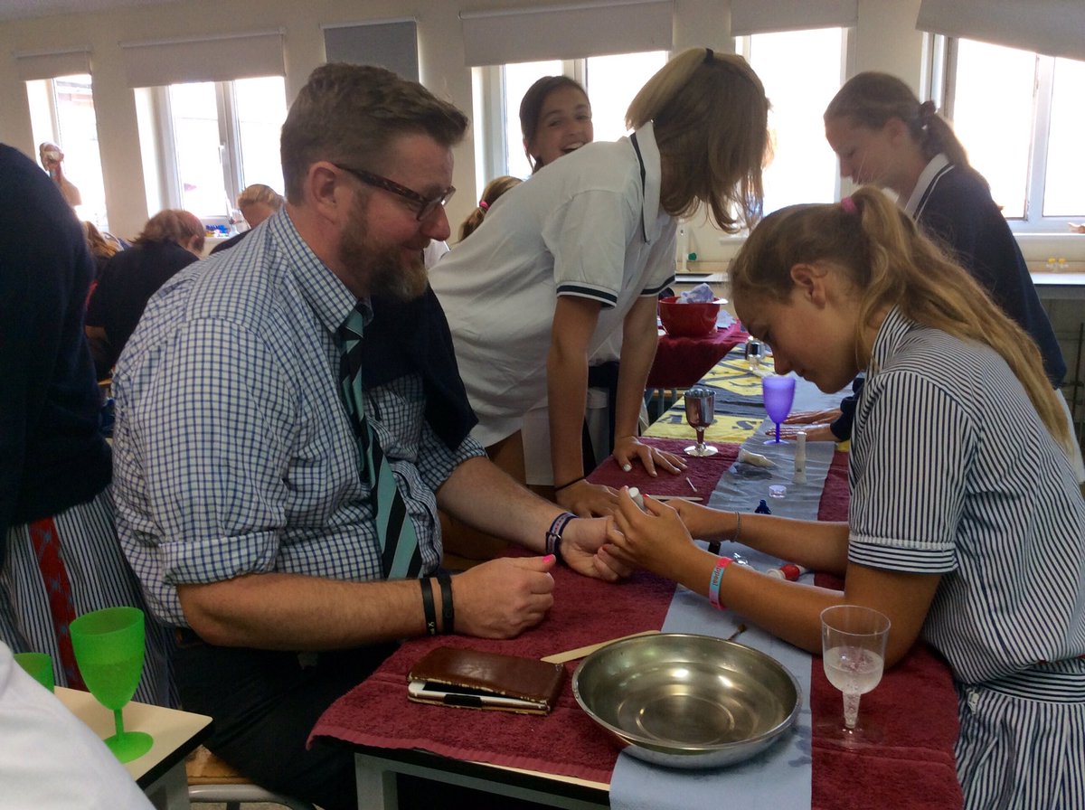 Cheam_Science tweet picture