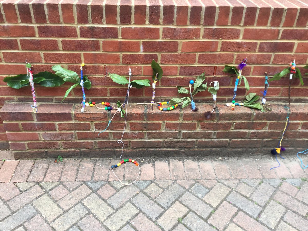 CFS_PrePrep's tweet photo. Wonderful, colourful #dragonflies by #CFSY2 in #ForestSchool today. Made using twigs, leaves, beads &amp; wool! #creative #crafts #outdoors https://t.co/8I6xmiVuE7