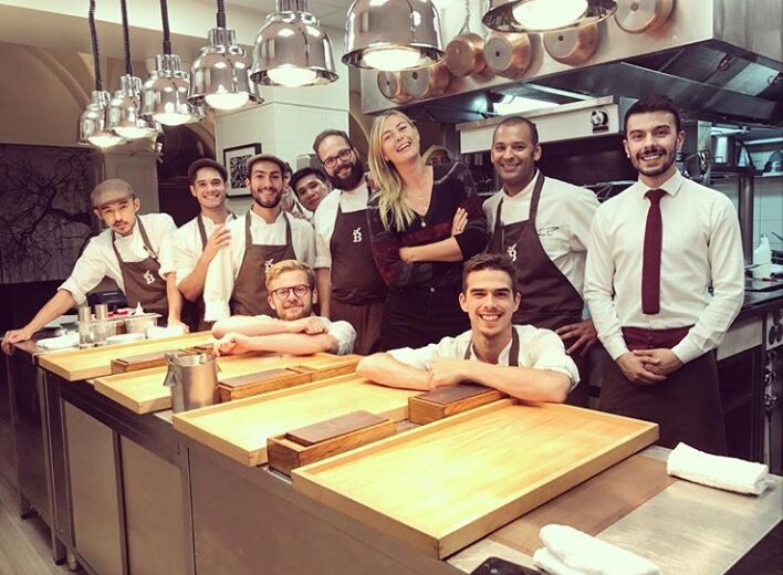 dreampova's tweet photo. Another culinary experience for @MariaSharapova 💁 #InPortugal https://t.co/gP3aixWmIT