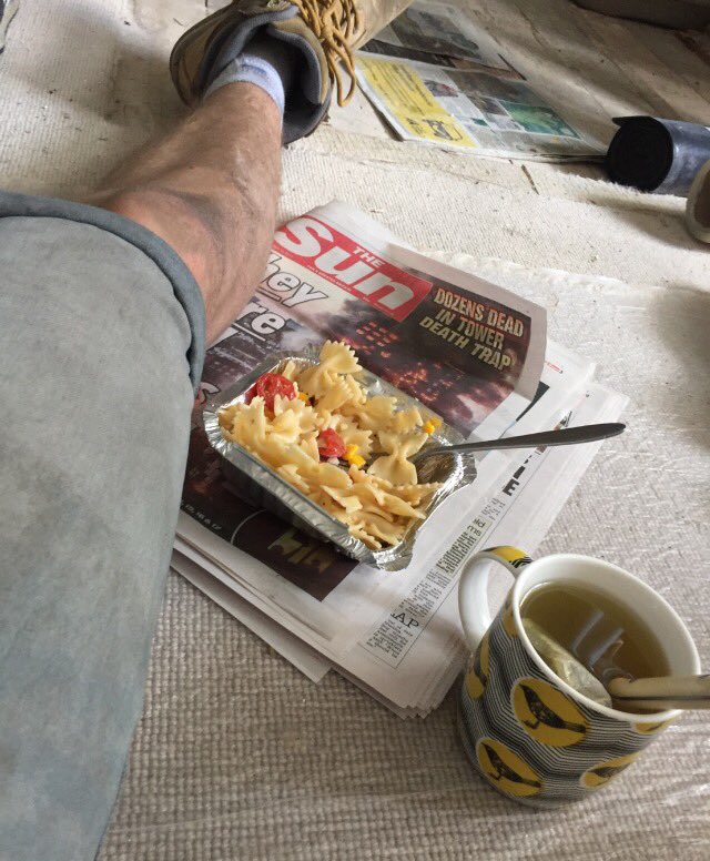 When you catch your team enjoying a healthy builders lunch of pasta salad &amp;a green tea! 😱#greentea #OnlyInChiswick