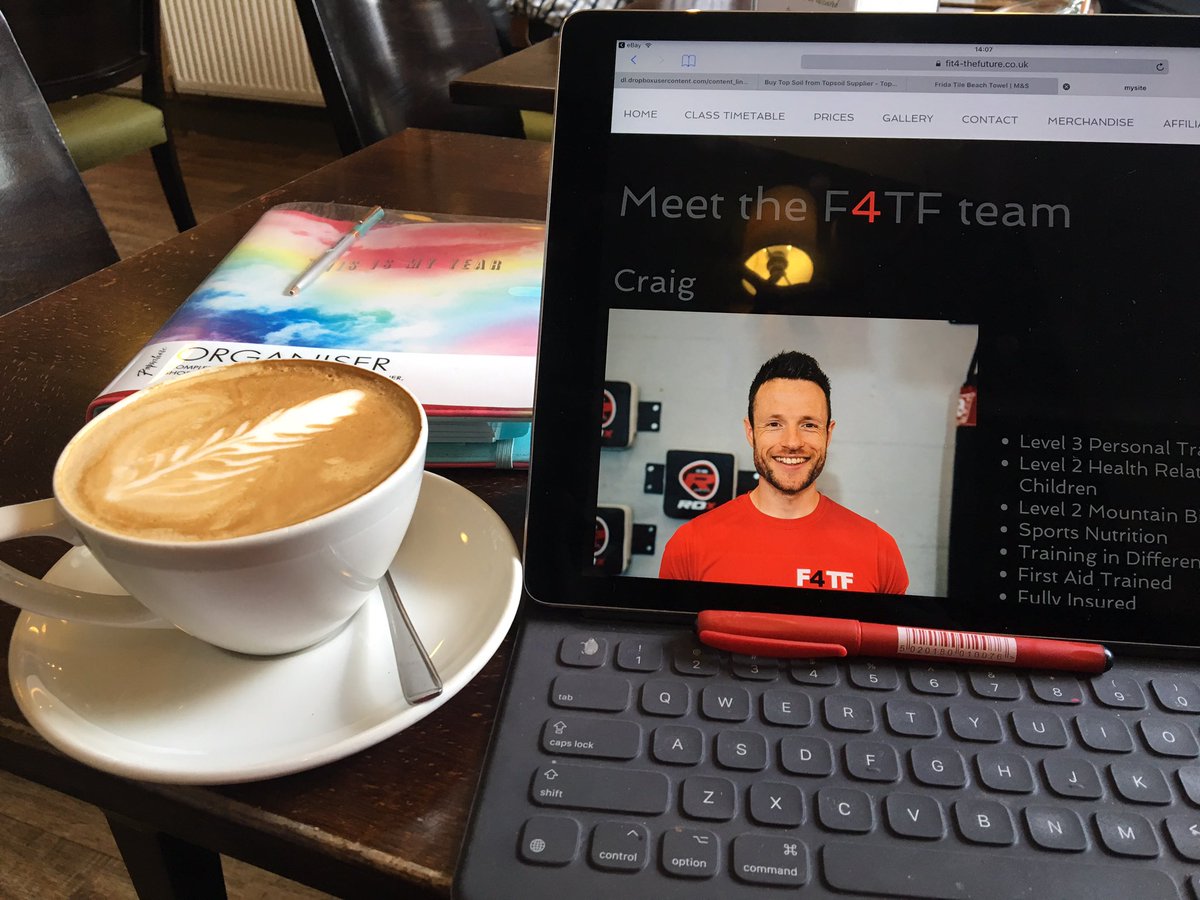 MisHelenFitness's tweet photo. Organising my new organiser!!! #gettingorganised #coffee #prerunfuel https://t.co/QNhHn8goC8