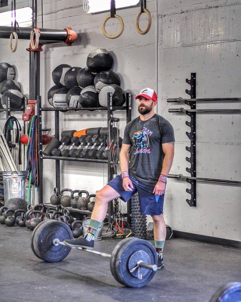CFHierarchy's tweet photo. The "waiting for the pain to start" stance.
#strong #prewod #pose #crossfit #lifting #heavy #barbells #focus #gainz #fitness #showup #work… https://t.co/60EX1fB7mb