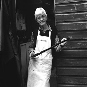 STPFurniture's tweet photo. One of #50DorsetMakers exhibiting with us during @MakingDorset on 1-2 July is #AndrewBellis violin bow and instrument maker https://t.co/xRfaebz7Fp
