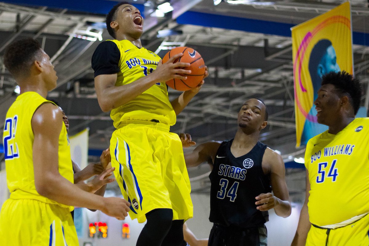 FloCollegeHoops's tweet photo. This 105 piece by @BooWilliamsAAU will show you why they're a serious contender for the 🍑👑 #EYBL2017

WATCH: https://t.co/rSVE4nDxTa https://t.co/tXaiWb7QDR