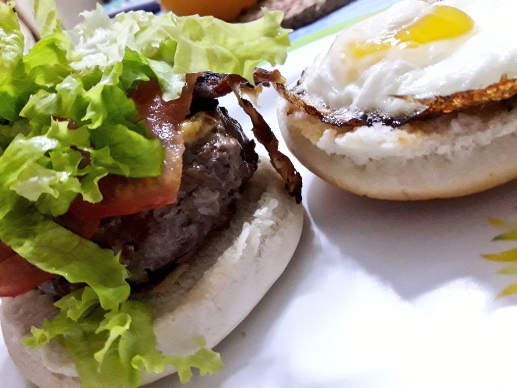 kor_cruda's tweet photo. Mejor tamaรฑo, mejor sabor๐๐๐ฝ๐ ยฟYa probaste nuestras nuevas hamburguesas? https://t.co/NZ1m0CoZyH
