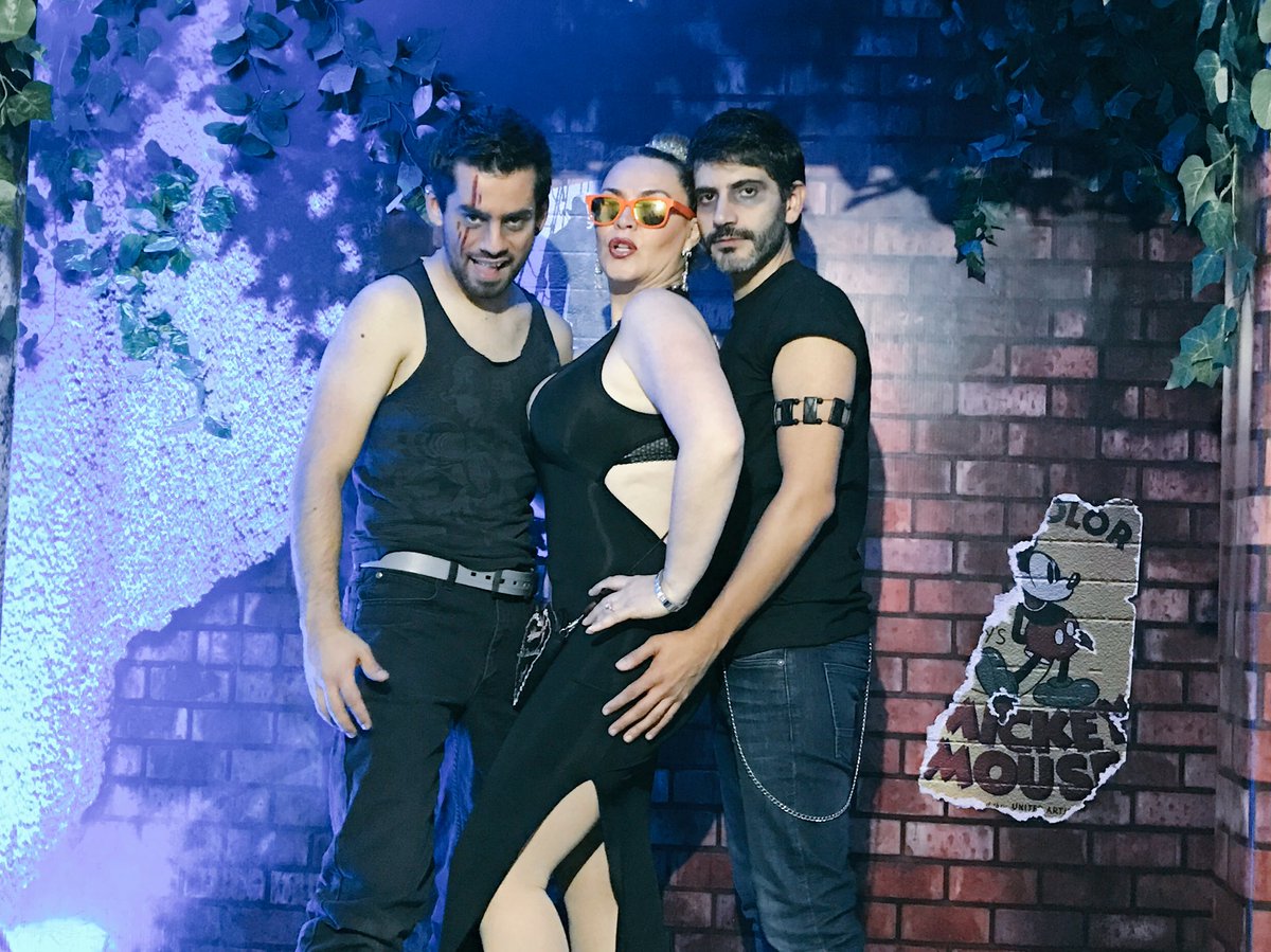 Gabomares's tweet photo. ULTIMA SEMANA!!! @VampireTeatro funciones: Jue, Vie, Sab y Don. 8, 8:30, 9, 9:30, 10 y 10:30. @TeatroEnCorto Nápoles. https://t.co/qWU2cOU0jq