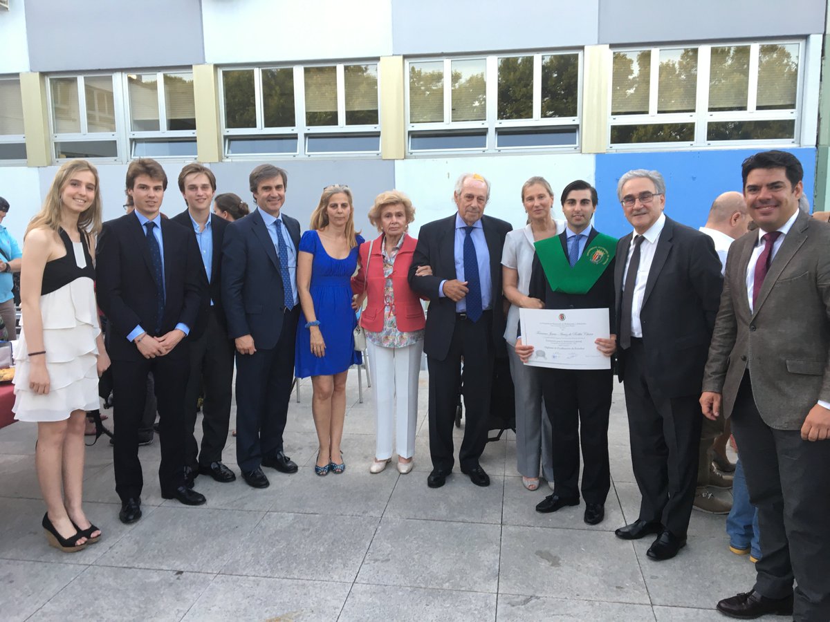 fuam_uam's tweet image. Orgullosísimos de Javier Arauz, que ayer se graduó con el Programa #promentor 🎓¡Tus compañeros de la FUAM te echamos de menos! 😘