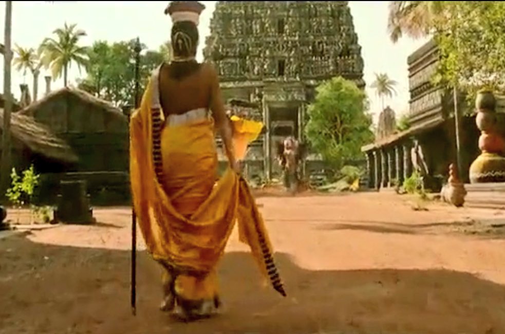 Both facing potentially fatal dangers in front of them  #Baahubaliparallels