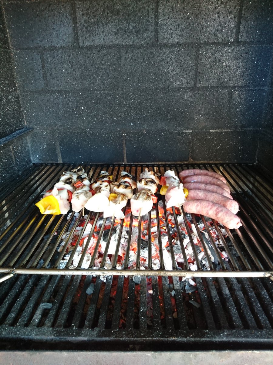 pdclarke34's tweet photo. @HairyBikers Bbq in mallorca..... https://t.co/iyJeRjmqoL