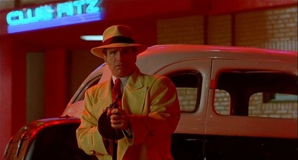 ADG800's tweet photo. #ThisDayInDesign: #DickTracy, an Oscar winner for Best Art Direction, was released #OTD 27 years ago. https://t.co/3wgtKKXjHZ
