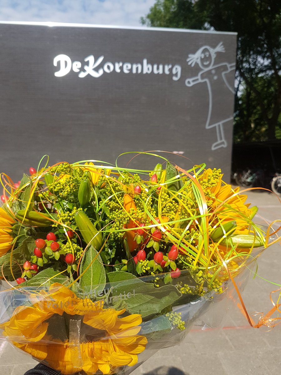 Vandaag mijn laatste @BeweegWijs  instructie gegeven op de #Korenburg in <a href="/Gem_Winterswijk/">gemeente Winterswijk</a>. Dank voor de prettige samenwerking en de bloemen.