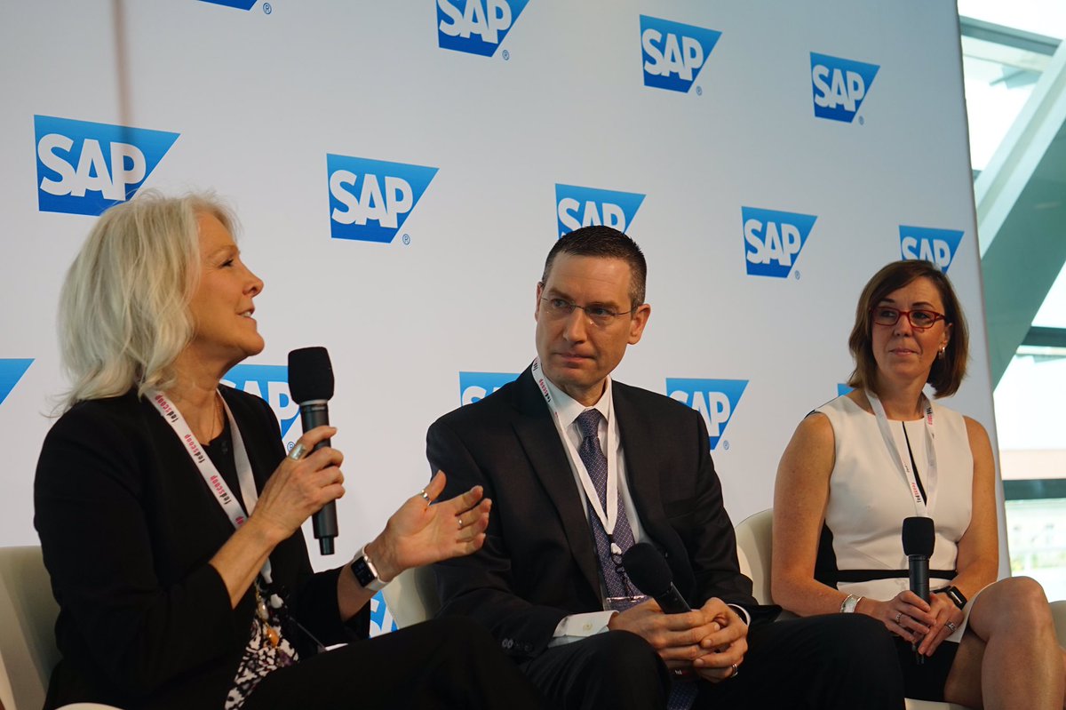 dhinchcliffe's tweet photo. Great to see @NASA's @bethbeck, @US_FDA #CIO Todd Simpson, and @CDCgov Deputy #CIO @connor_suzi share #digital stories at #DigitalNation17. https://t.co/fGGlygEvSY
