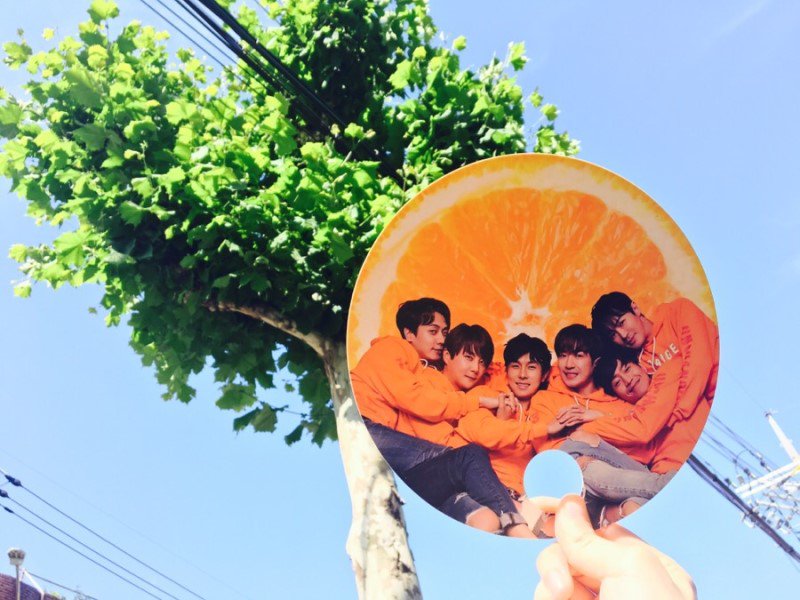 sh0324_orange's tweet photo. 안녕하세요 신화 커버댄스팀 Orange입니다!
🍊6월 17일 신화콘서트 첫날 오후 3시!!🍊
부채 나눔 후에 저희 팀 공연이 있을 예정입니다.
장소는 당일 공지해드리겠습니다^^
많이 와주세요😆

 https://t.co/uBQayY9t7h https://t.co/wXLYcCHZ67