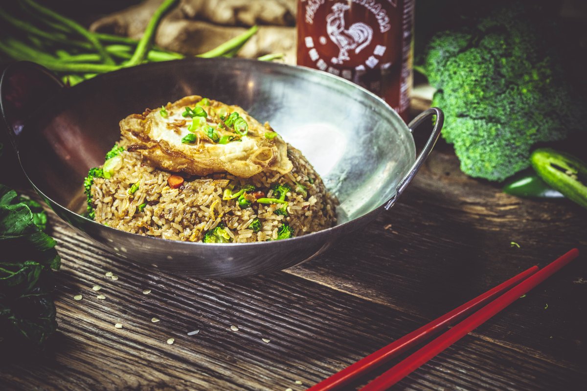 Social Thursday ~ What is your favorite dish at Laut??
#authentic #original #funfood #datenight #malaysianrestaurant