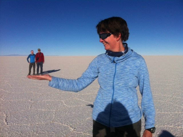 UKThornton's tweet photo. Amusandonos en el #SalardeUyuni. #BeautifulBolivia https://t.co/7VwaGXIVyt