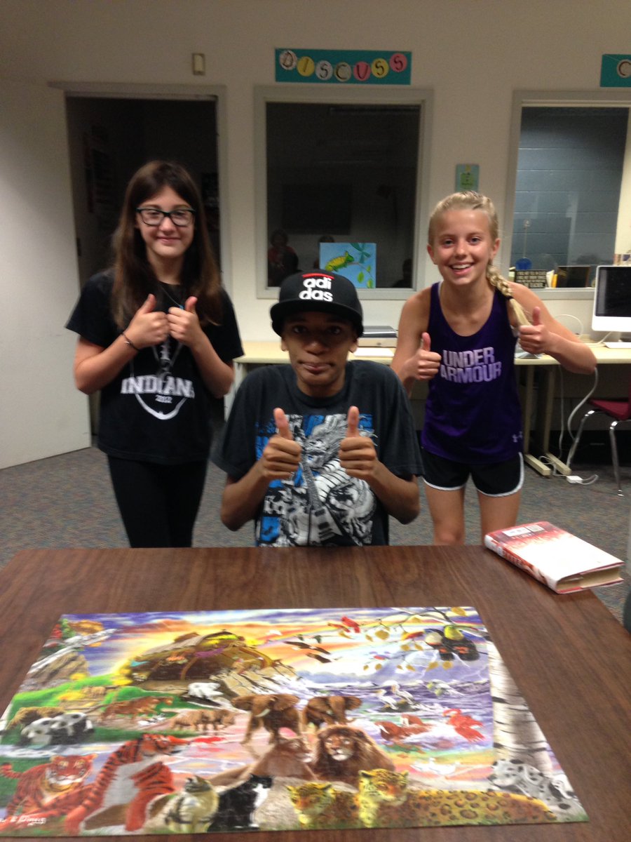 FCMSOlsonK's tweet image. Proud of their accomplishment! #teamwork #puzzlemasters