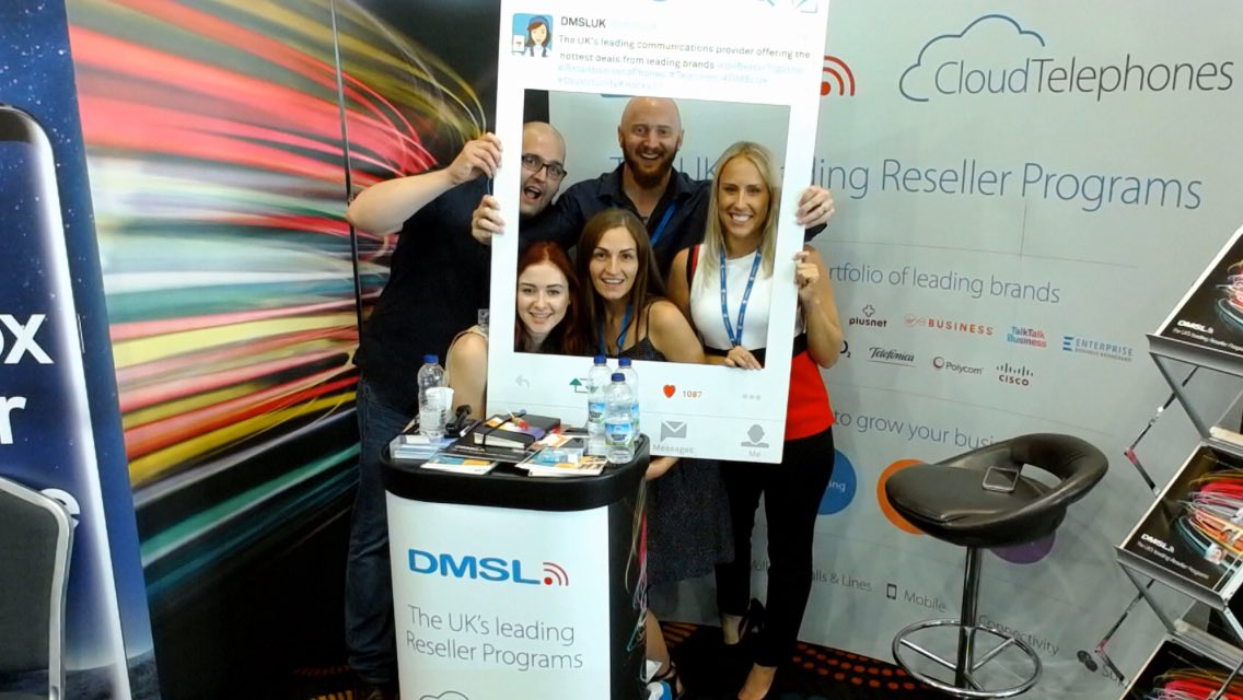 We managed to get our neighbours in the famous frame ! @synaxon @geneeworld #Opportunityknocks17