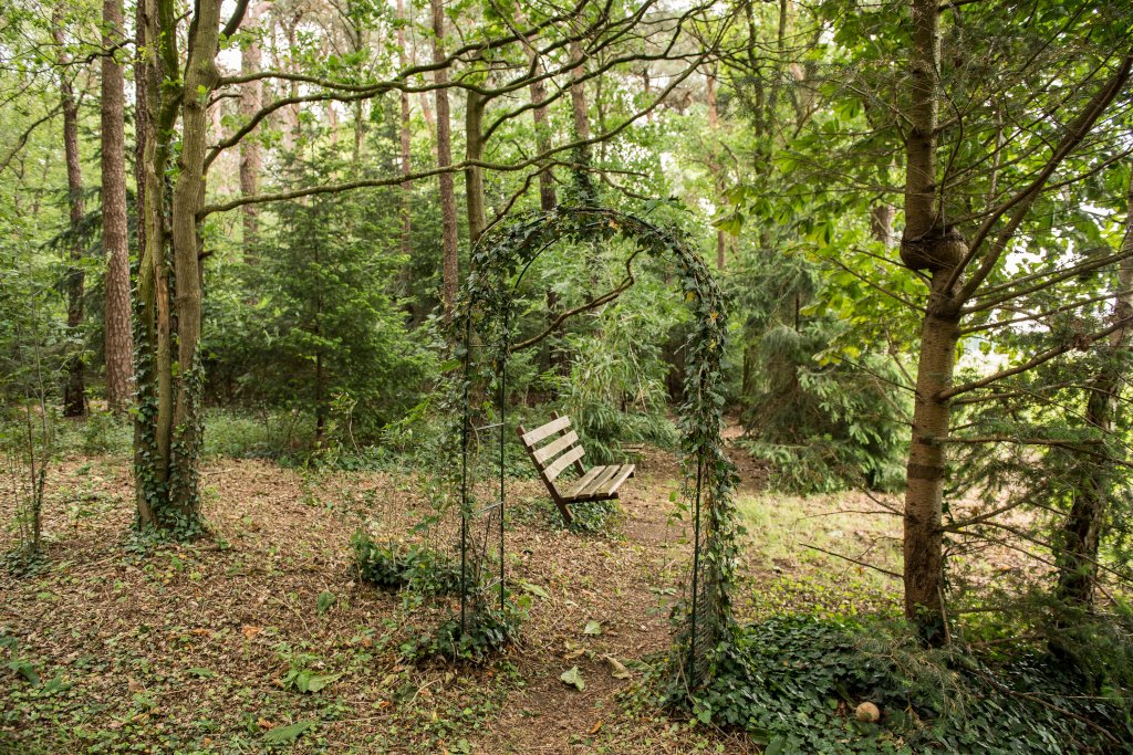 Vrijstaande woonboerderij in het fraaie buitengebied van #Halle. Woonboerderij heeft een dubbele #woonbestemming.
kuenenmakelaardij.nl/ons-aanbod/won…