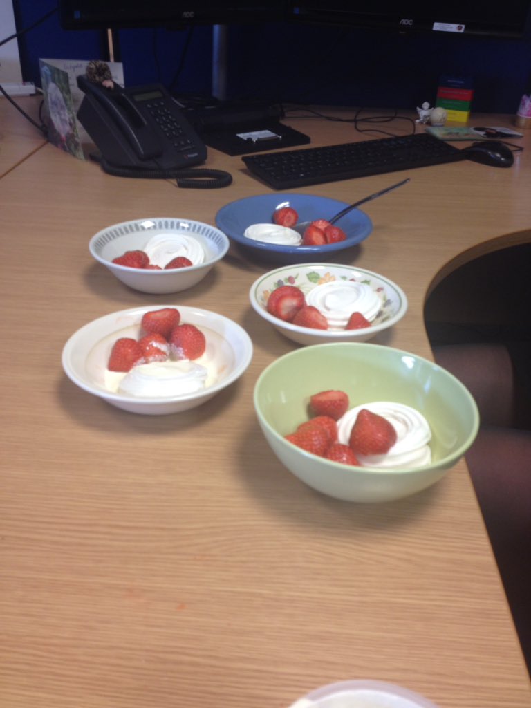 Mid afternoon 'pick me up' snack for the Compliance department mmm <a href="/laksxo/">✨Laks✨</a>, <a href="/phoebe1221/">Sara Dixon</a>, @Servest_UK #strawberries&amp;cream #llewellynsmith