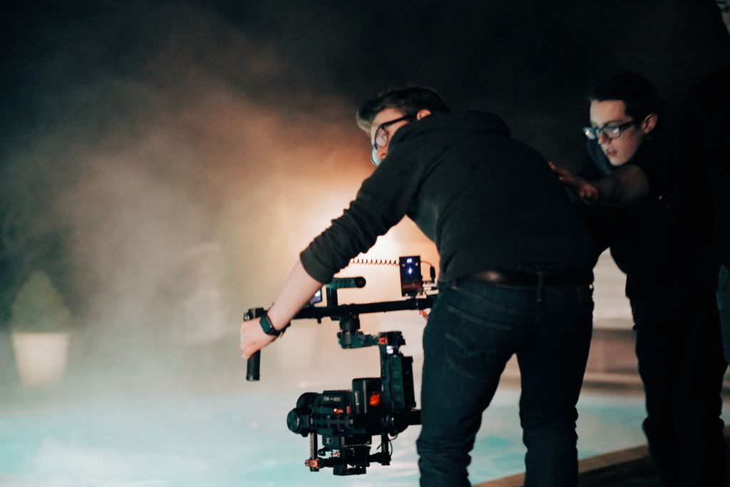 Here's a little behind the scenes shot from out #last1000days shoot - running along a slippy pool with a camera in hand is scary! 😬