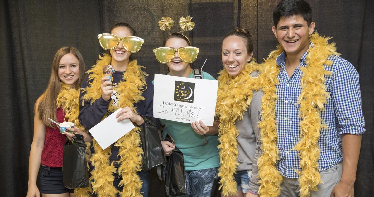 joebartsmith's tweet photo. Today is Giving Day #Give4theGold &amp; make a big difference
for @VanderbiltU students!  - https://t.co/8GpzfJ2vpR https://t.co/lKJ2OcfEHh