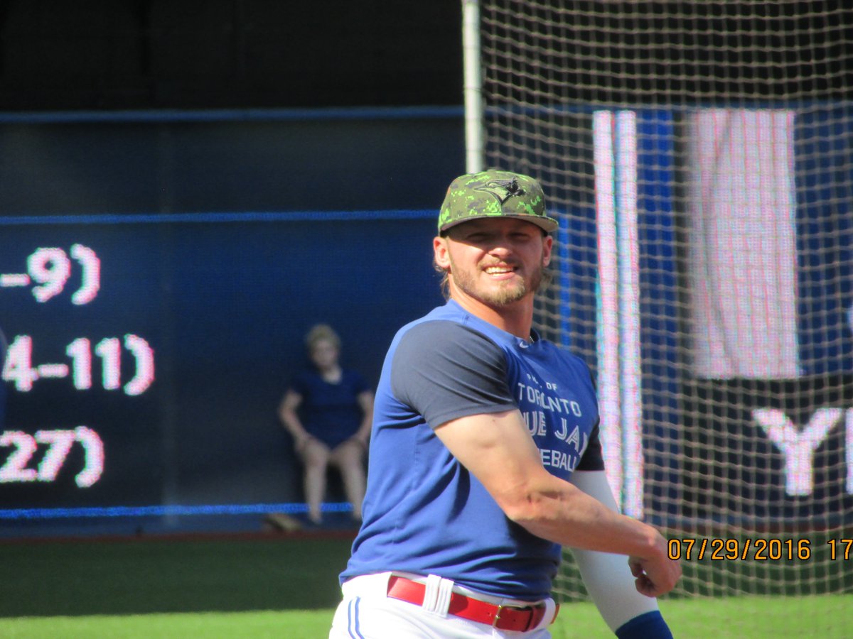 biggles14's tweet photo. #TBT #Kingofthejungle #JD #CamoHat #MVP #BlueJays #allstar #BP2016 https://t.co/FOEQ6AL2wv